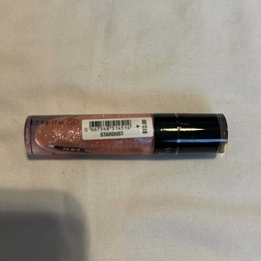 Victoria’s Secret get glossed lip shine stardust - Picture 2 of 4